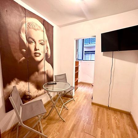 Private Rooms In City Center Barcelona Exterior photo