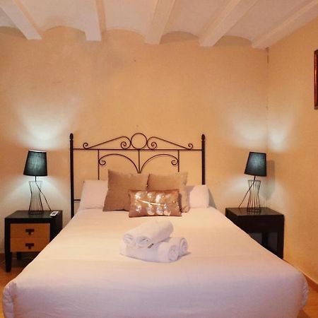 Private Rooms In City Center Barcelona Exterior photo